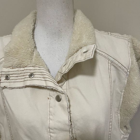 NEW WITH TAGS! FREE PEOPLE ETTA NATURAL COTTON SHERPA LINED VEST size L NWOT - Picture 6 of 8